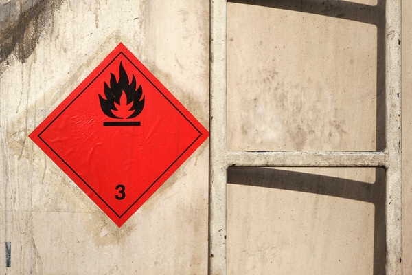 危険品の輸出入業務